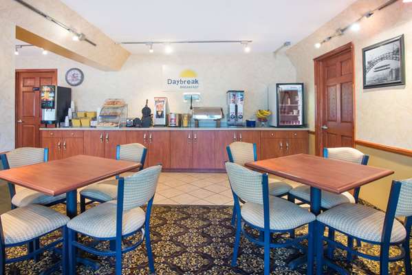 Days Inn by Wyndham Middleburg Heights Cleveland amenities