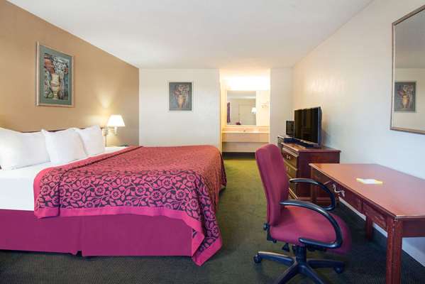 Days Inn by Wyndham Middleburg Heights Cleveland amenities