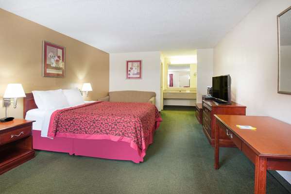Days Inn by Wyndham Middleburg Heights Cleveland amenities