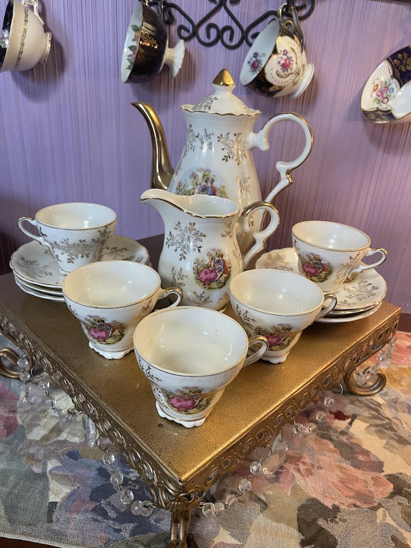 Emerald Necklace Tearoom and Inn Cleveland amenities