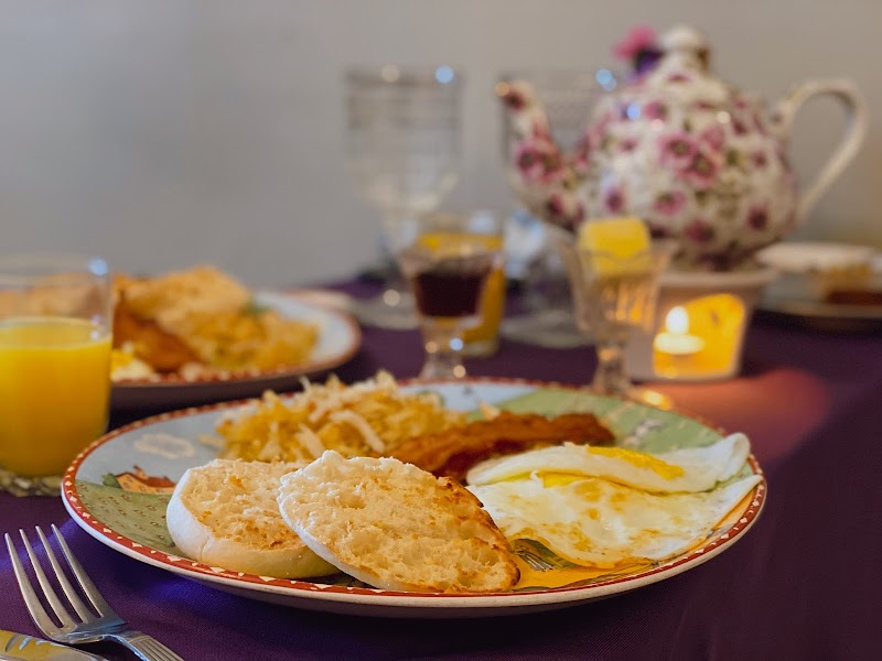 Emerald Necklace Tearoom and Inn Cleveland amenities