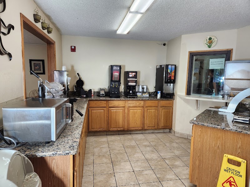 WestSpring Inn Cleveland - Westlake Cleveland amenities