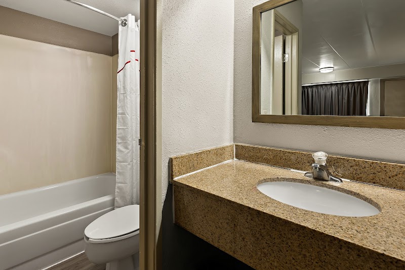 Red Roof Inn Cleveland - Independence Cleveland room