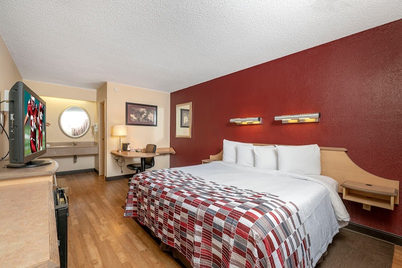 Red Roof Inn Cleveland - Independence Cleveland amenities