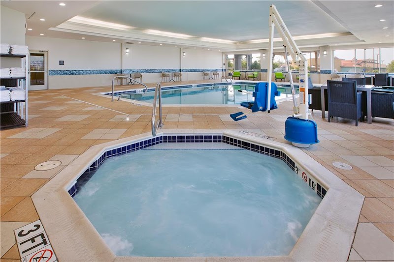 Hampton Inn & Suites Cleveland-Beachwood Cleveland room