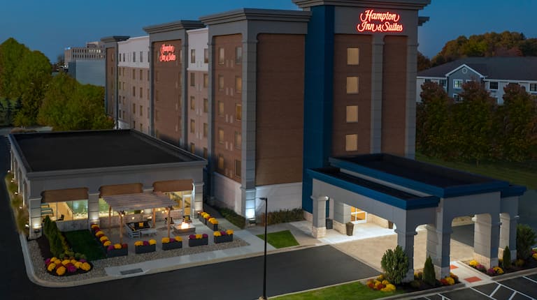 Hampton Inn & Suites Cleveland-Beachwood Cleveland amenities