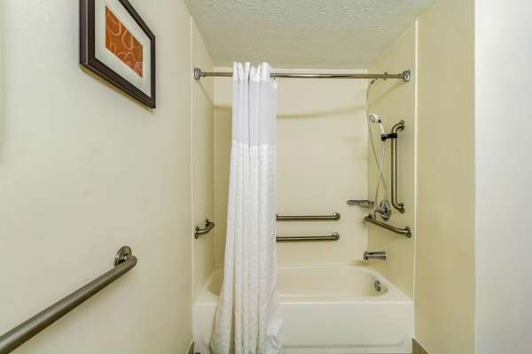 Comfort Inn Independence - Cleveland Cleveland amenities