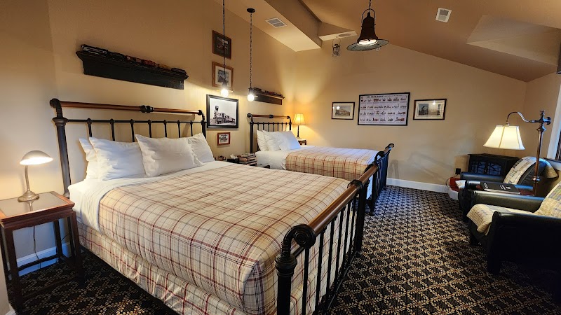 Steele Mansion Inn & Gathering Hub Cleveland amenities