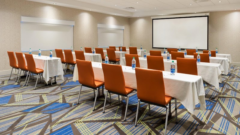 Holiday Inn Express & Suites Medina by IHG Cleveland amenities