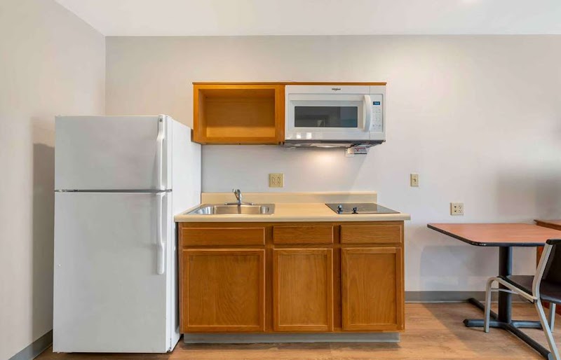 Extended Stay America Select Suites- Cleveland - Avon Cleveland amenities