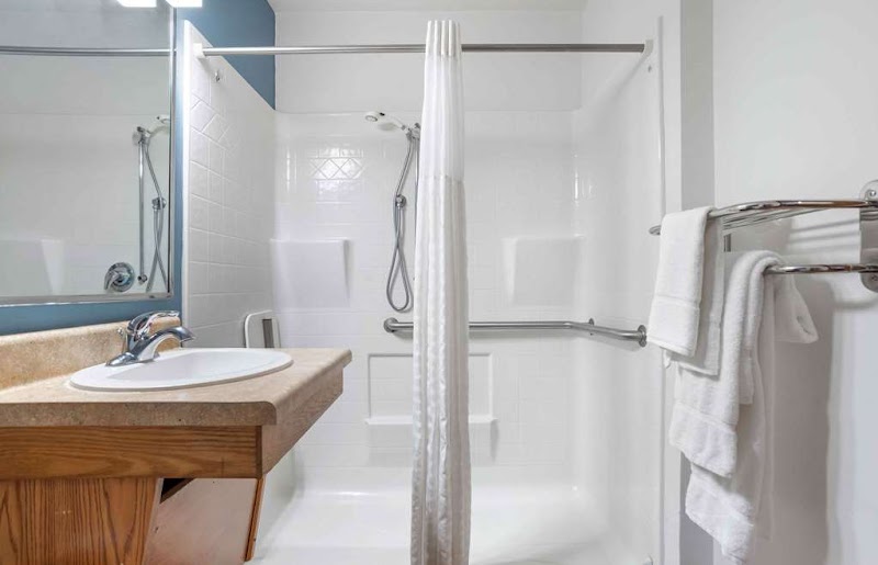 Extended Stay America Select Suites- Cleveland - Avon Cleveland amenities