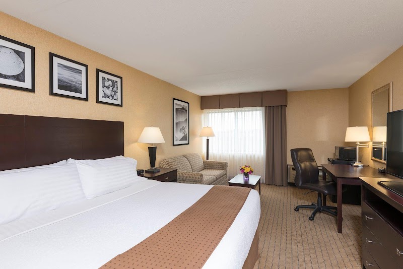 Holiday Inn Cleveland-S Independence by IHG Cleveland lobby