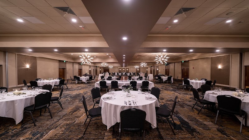 Holiday Inn Cleveland-S Independence by IHG Cleveland amenities