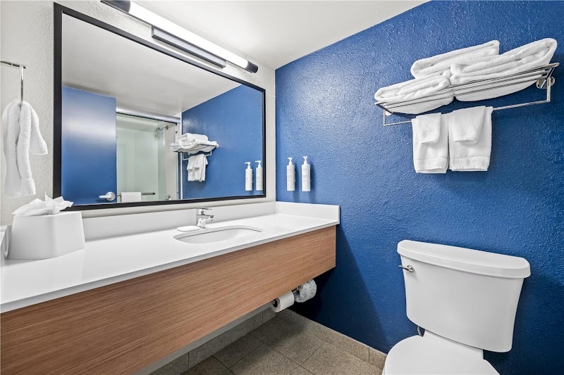 Spark by Hilton Cleveland Beachwood Cleveland room