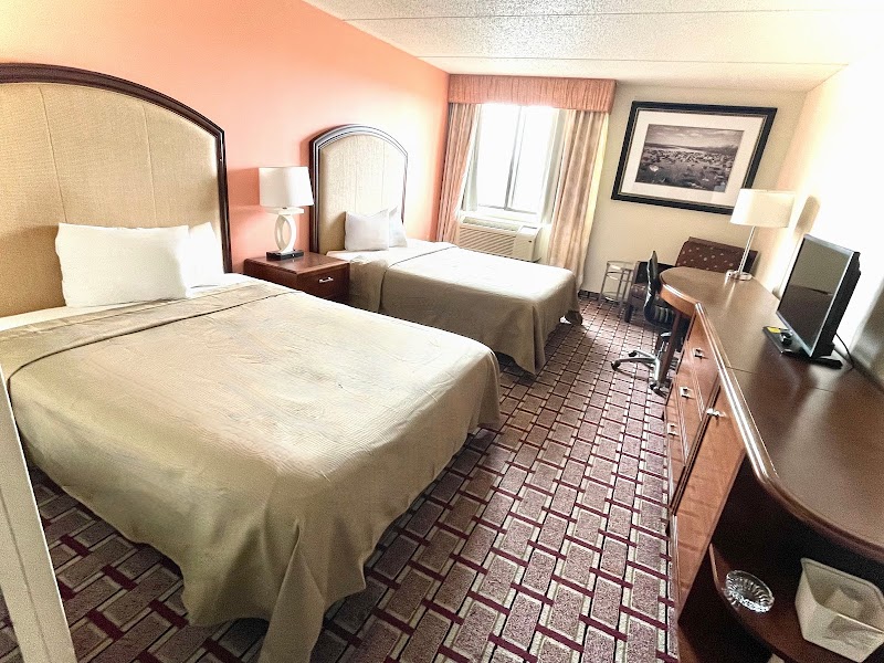 FairBridge Inn & Suites East of Cleveland Cleveland lobby