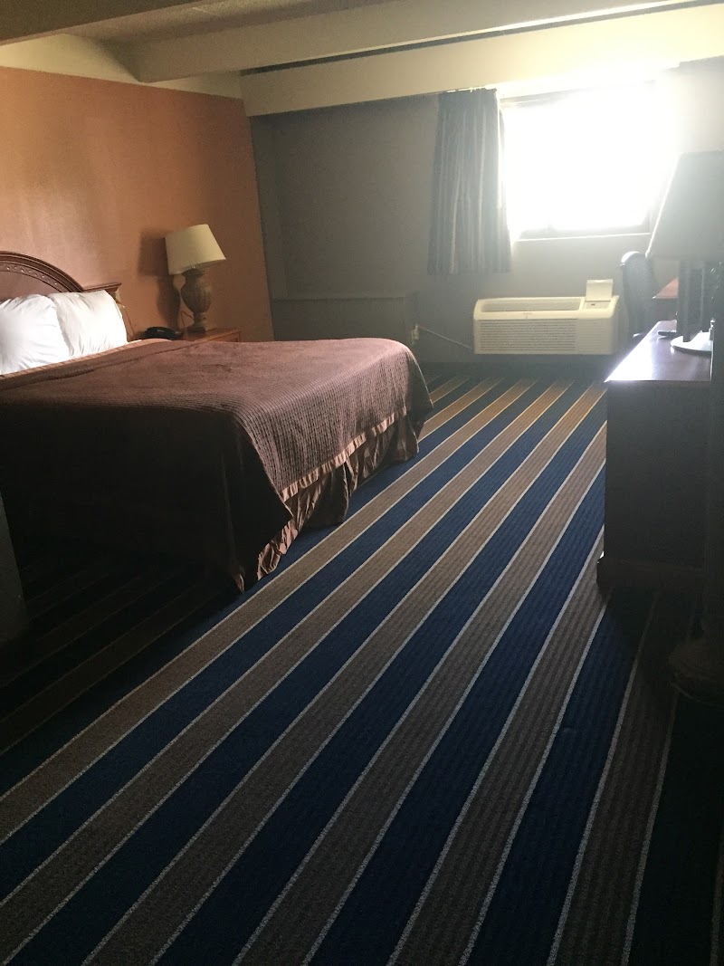 Economy Inn & Suites Cleveland amenities