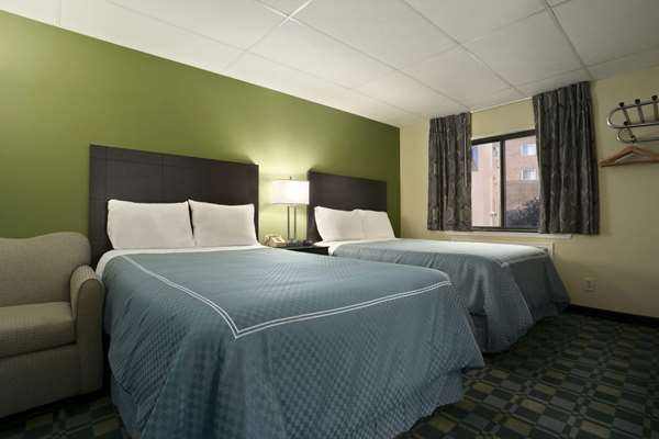 Travelodge by Wyndham Cleveland Lakewood Cleveland amenities
