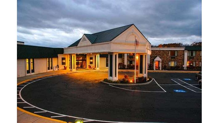 Quality Inn & Suites Richfield Cleveland amenities