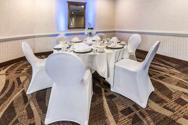 Quality Inn & Suites Richfield Cleveland amenities