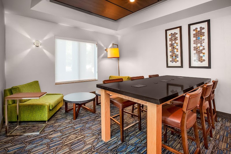 Holiday Inn Express & Suites Cleveland-Richfield by IHG Cleveland amenities