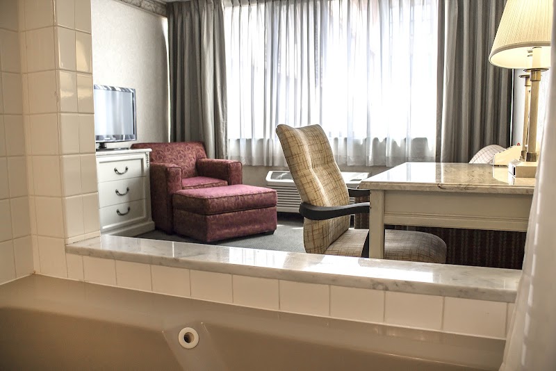 Comfort Inn Cleveland Downtown Cleveland amenities