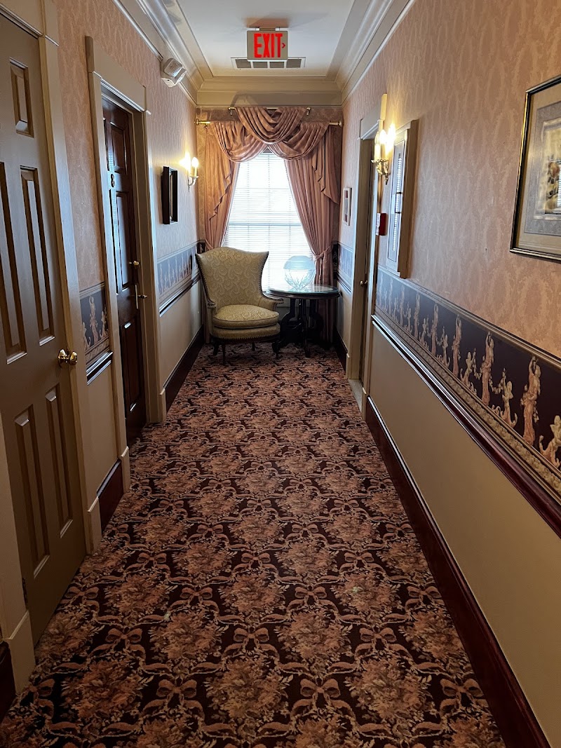 Mario's International Spa & Hotel Cleveland amenities