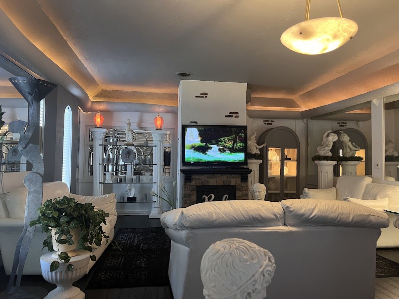 Mario's International Spa & Hotel Cleveland amenities
