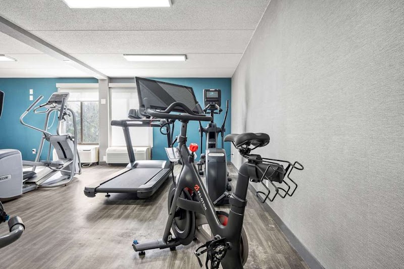 Hampton Inn Cleveland-Westlake Cleveland amenities