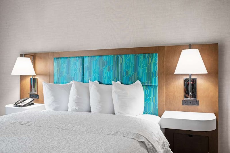 Hampton Inn Cleveland-Westlake Cleveland amenities