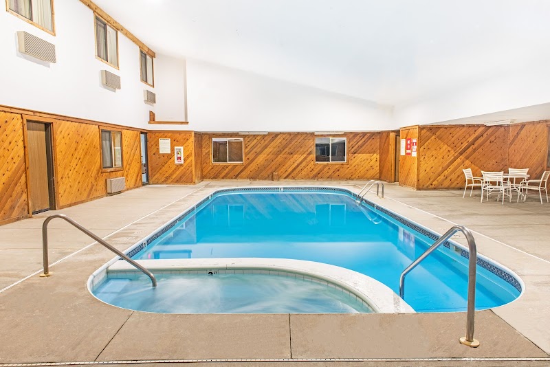 Super 8 by Wyndham Richfield Area Cleveland room