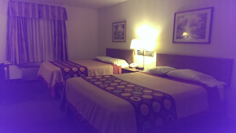 Super 8 by Wyndham Richfield Area Cleveland amenities