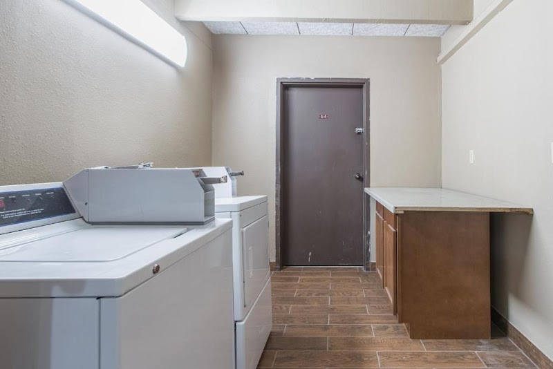 GreenRidge Hotel Cleveland amenities