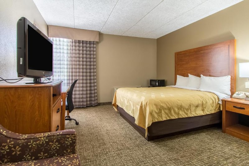GreenRidge Hotel Cleveland amenities