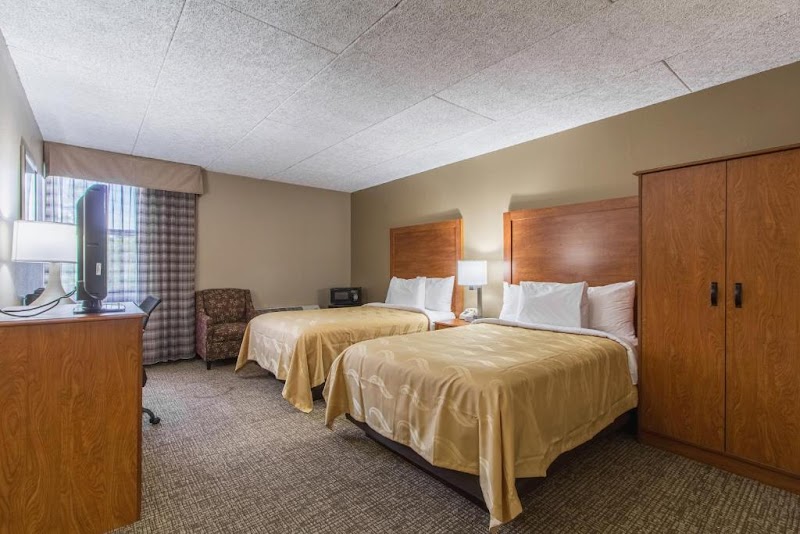 GreenRidge Hotel Cleveland amenities