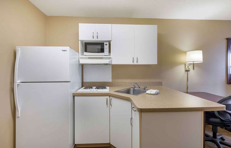 Extended Stay America Suites- Cleveland - Brooklyn Cleveland amenities