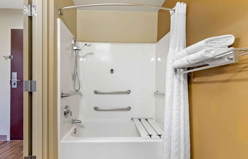 Extended Stay America Suites- Cleveland - Brooklyn Cleveland amenities