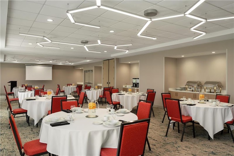 Hilton Garden Inn Cleveland Airport Cleveland amenities
