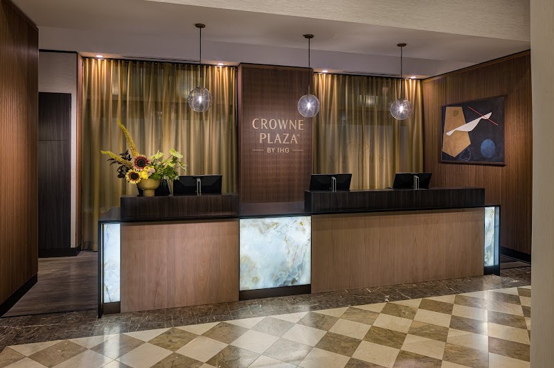 Crowne Plaza Cleveland at Playhouse Square by IHG Cleveland amenities