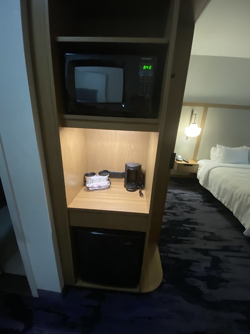 Fairfield by Marriott Inn & Suites Cleveland Tiedeman Road Cleveland amenities