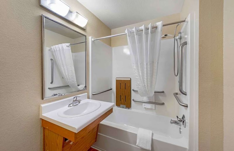 Extended Stay America Select Suites- Cleveland - Mentor Cleveland room