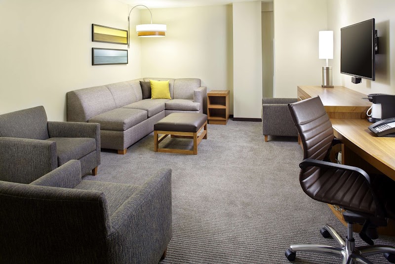 Hyatt Place Cleveland/Lyndhurst/Legacy Village Cleveland amenities