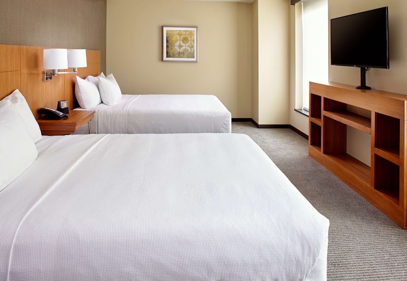 Hyatt Place Cleveland/Lyndhurst/Legacy Village Cleveland amenities