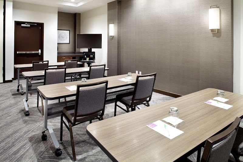 Hyatt Place Cleveland/Lyndhurst/Legacy Village Cleveland amenities