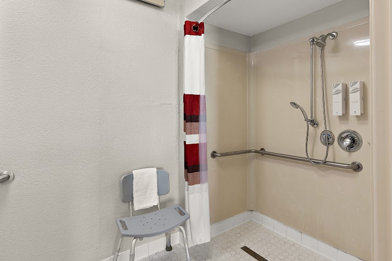 Red Roof Inn Cleveland - Westlake Cleveland amenities