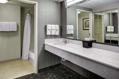 Courtyard by Marriott Cleveland Westlake Cleveland amenities