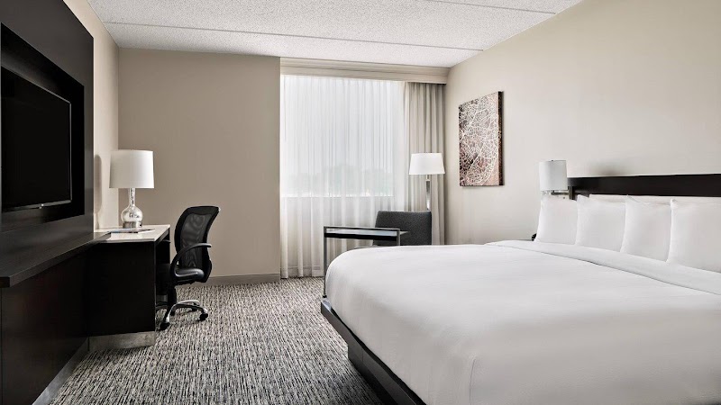 Cleveland Marriott East Cleveland lobby