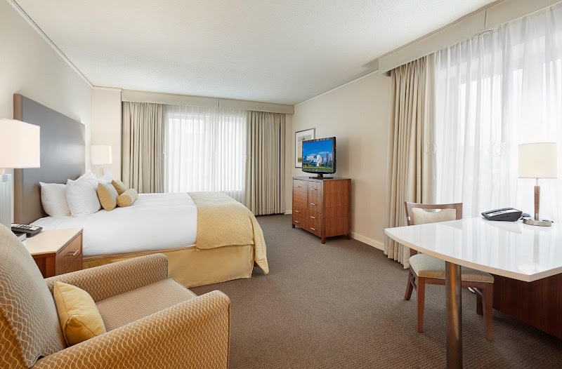 InterContinental Suites Hotel Cleveland by IHG Cleveland room