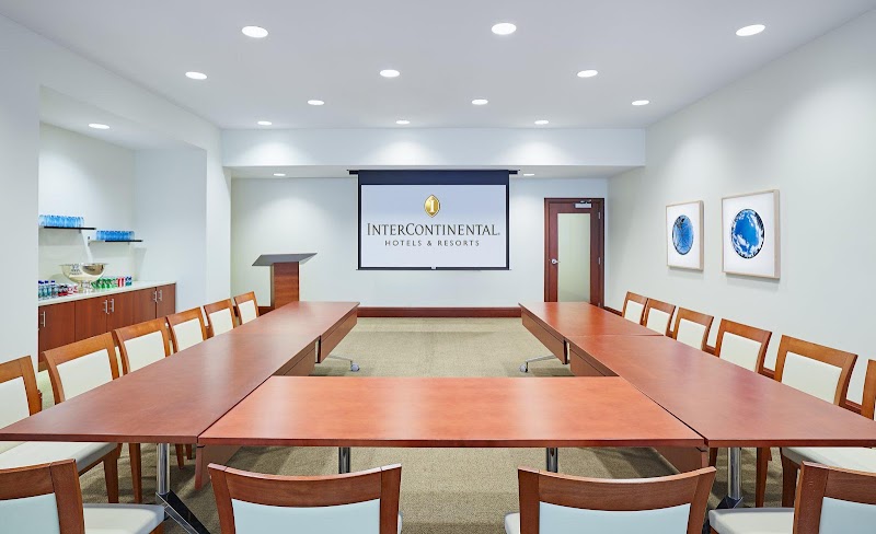 InterContinental Suites Hotel Cleveland by IHG Cleveland amenities