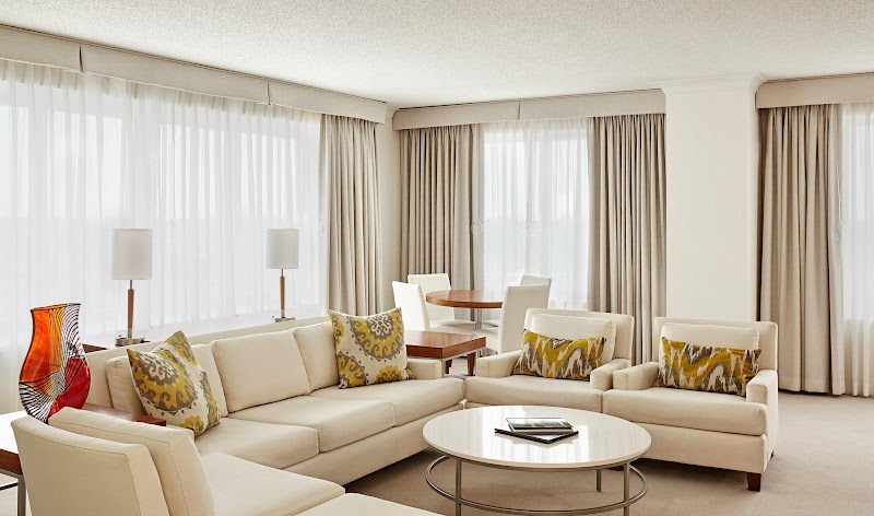 InterContinental Suites Hotel Cleveland by IHG Cleveland amenities