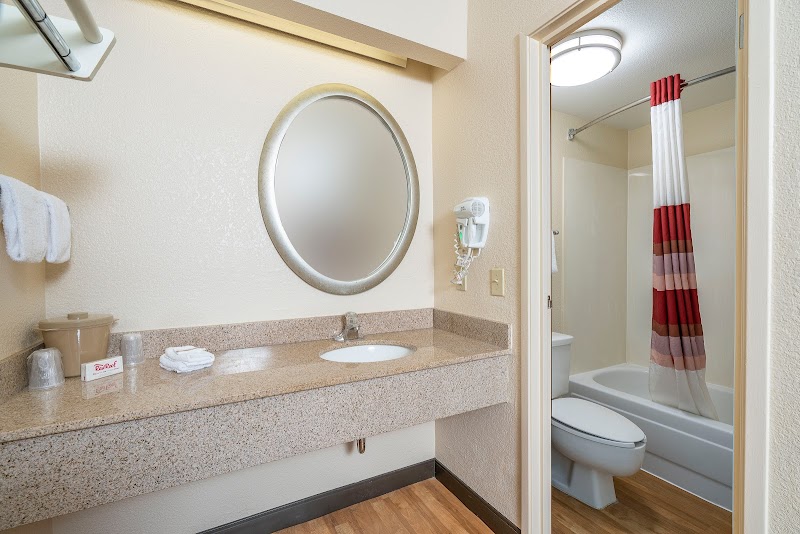 Red Roof Inn Cleveland - Airport/Middleburg Heights Cleveland room